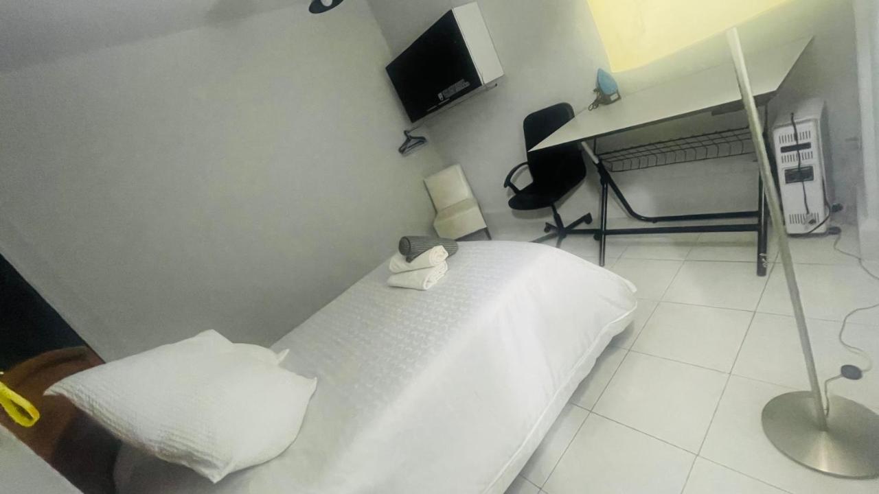 Hostal Letys Place Emilio Мехіко Екстер'єр фото